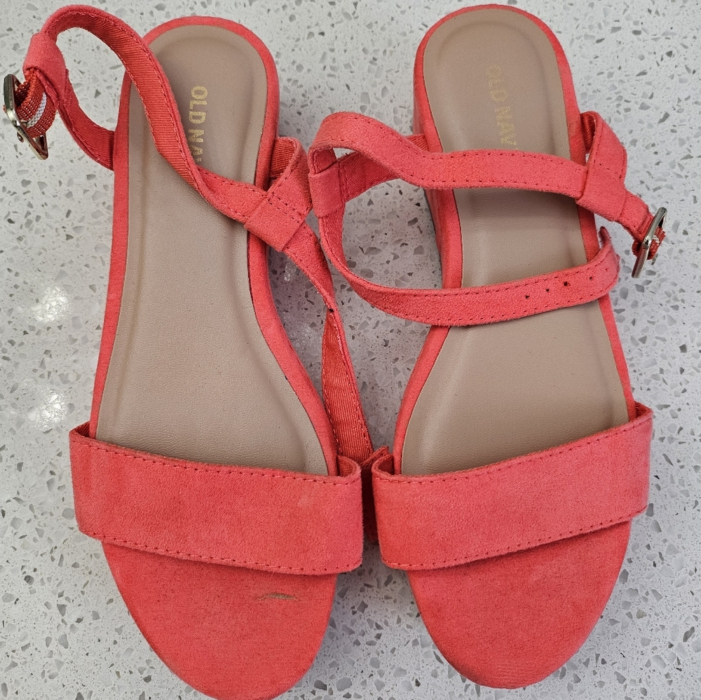 Old Navy sandals NWOT